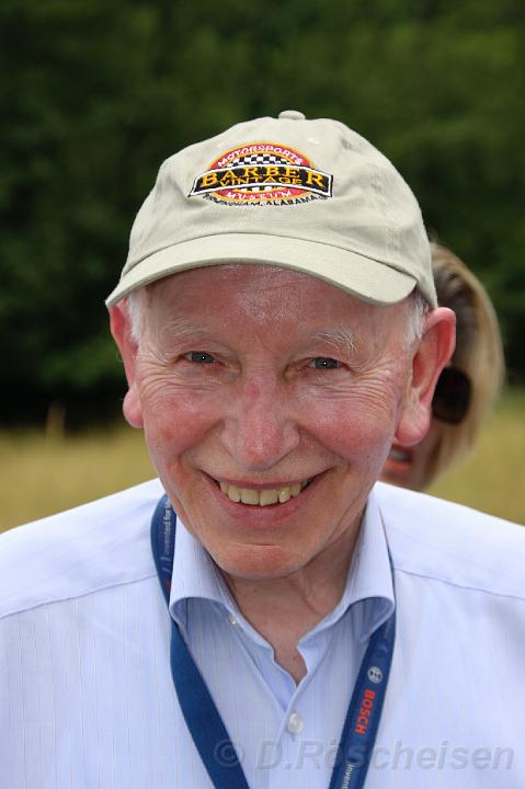 IMG_6506.JPG - John Surtees, siebenfacher Motorrad Weltmeister. Nach seinem Wechsel auf vier Räder wurde er auch Formel 1 Weltmeister.